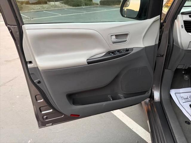 2020 Toyota Sienna LE