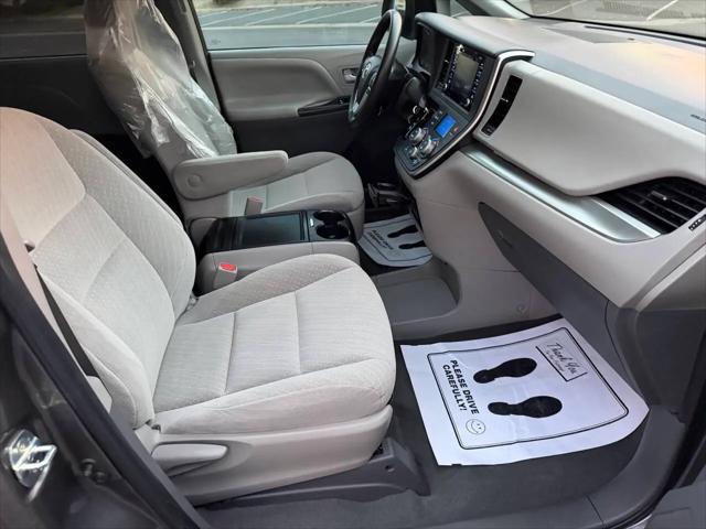 2020 Toyota Sienna LE