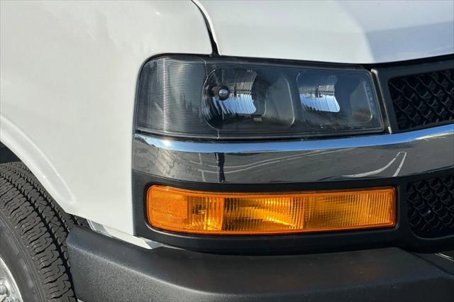 2025 Chevrolet Express Cutaway Work Van