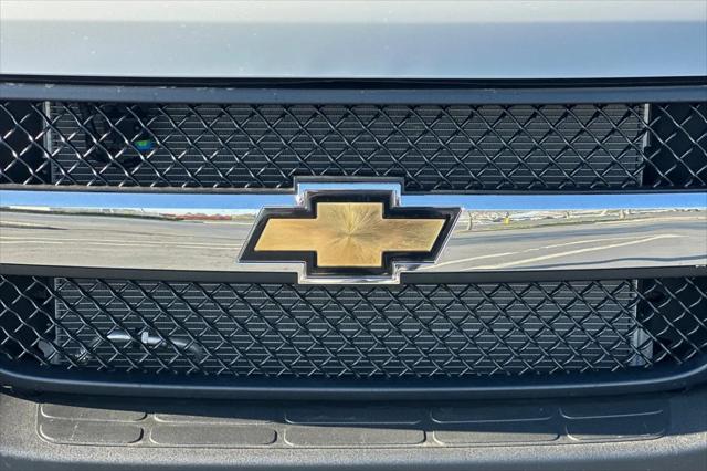 2025 Chevrolet Express Cutaway Work Van