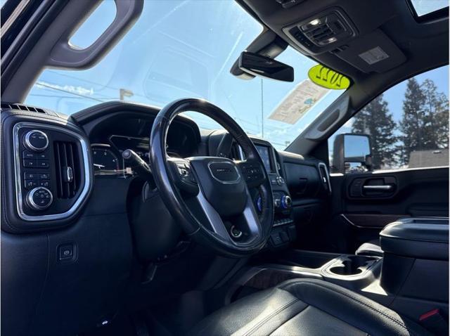 2022 GMC Sierra 2500HD 4WD Crew Cab Standard Bed Denali