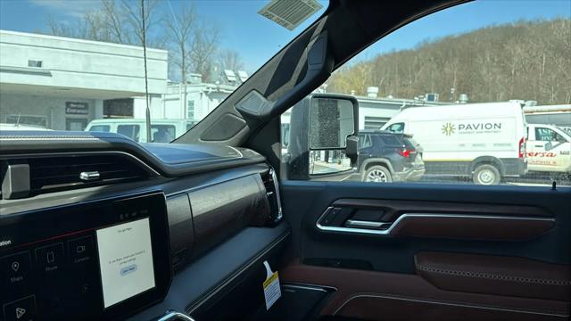 2026 GMC Sierra 2500HD Crew Cab, Standard Bed, Denali Ultimate, 4WD