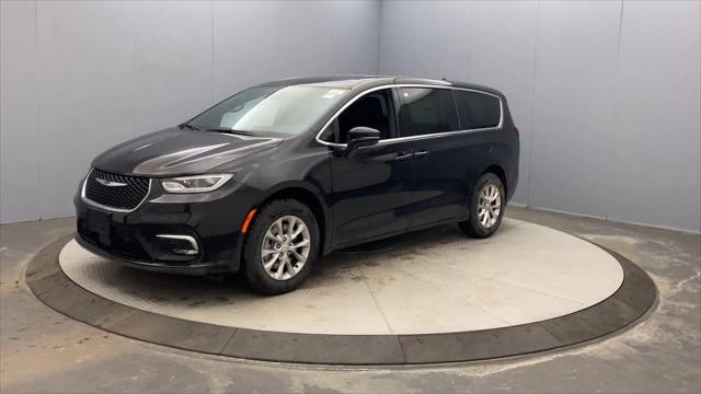 2026 Chrysler Pacifica Select AWD