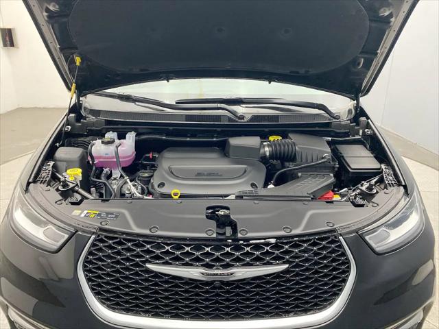 2026 Chrysler Pacifica Select AWD