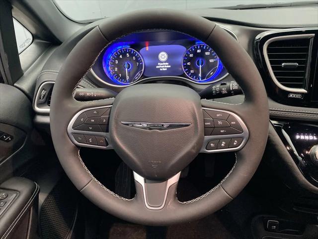 2026 Chrysler Pacifica Select AWD