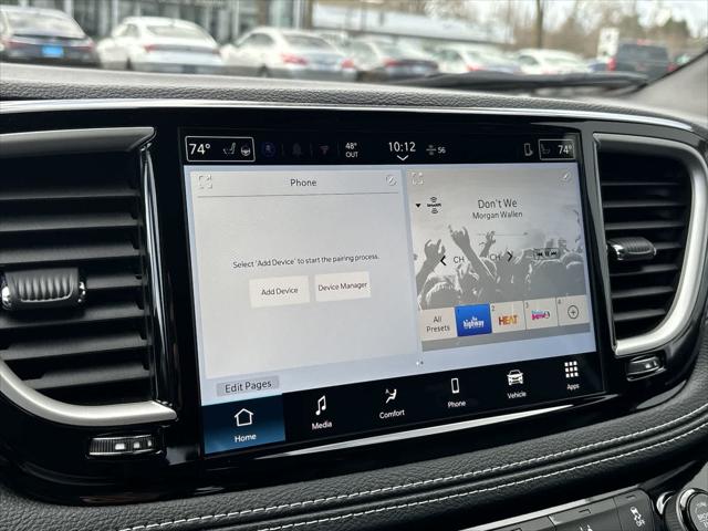 2026 Chrysler Pacifica Select AWD
