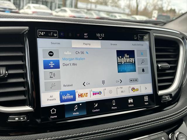 2026 Chrysler Pacifica Select AWD