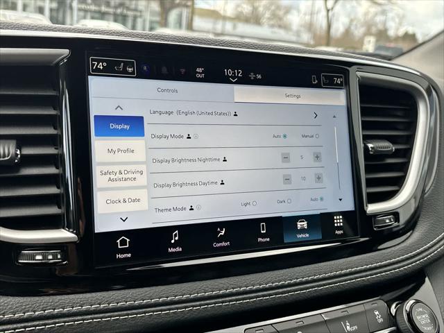 2026 Chrysler Pacifica Select AWD