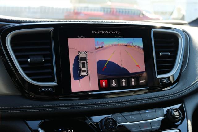 2026 Chrysler Pacifica Select AWD