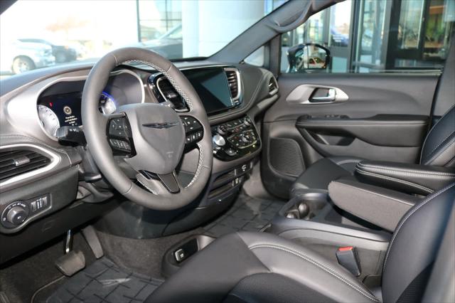 2026 Chrysler Pacifica Select AWD