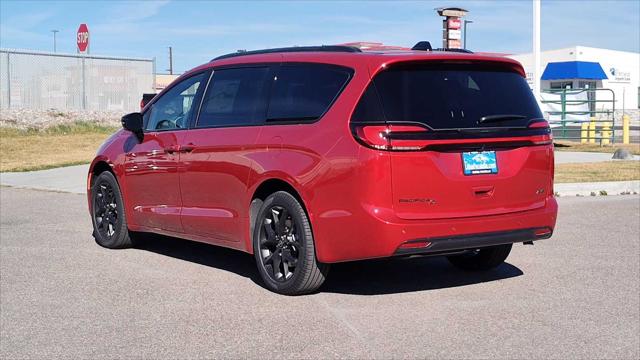 2026 Chrysler Pacifica Select AWD