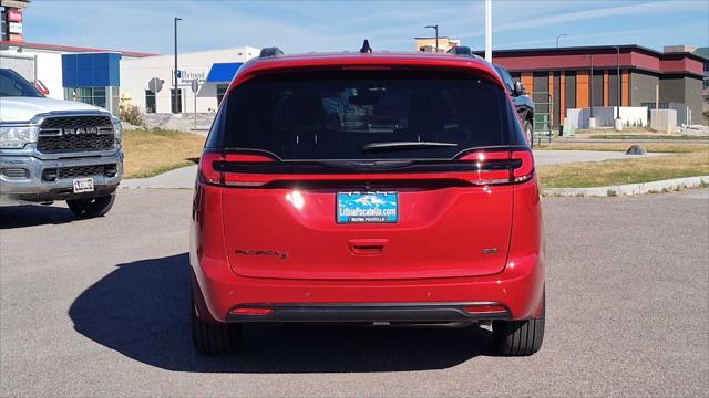 2026 Chrysler Pacifica Select AWD