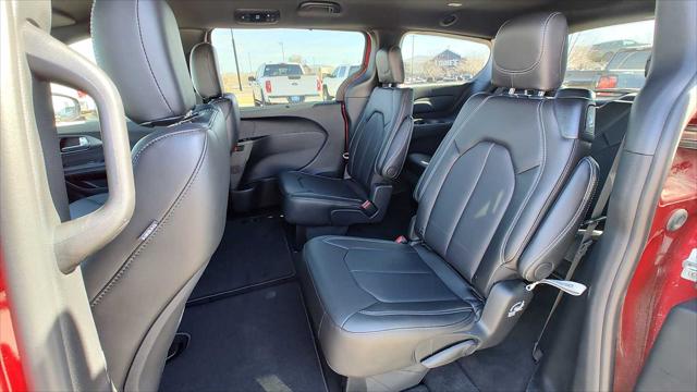 2026 Chrysler Pacifica Select AWD