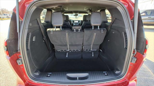 2026 Chrysler Pacifica Select AWD
