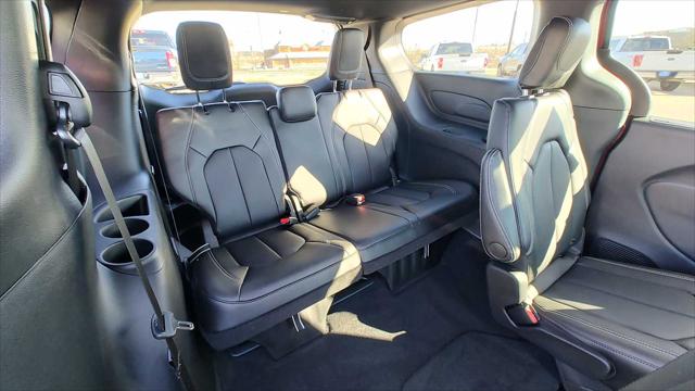 2026 Chrysler Pacifica Select AWD
