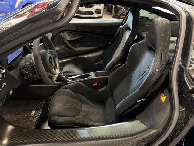 2021 McLaren 765LT Coupe