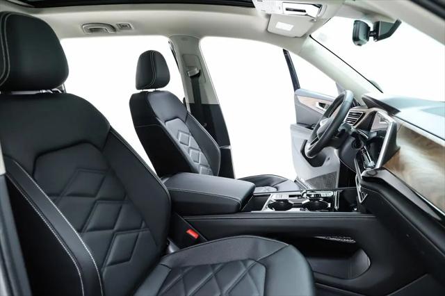 2026 Volkswagen Atlas SE with Technology