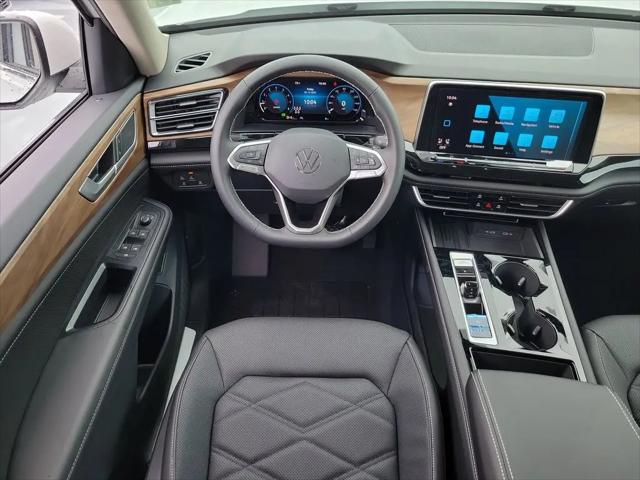 2026 Volkswagen Atlas SE with Technology