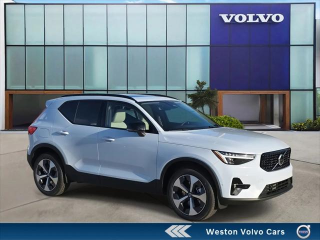 2026 Volvo XC40 Plus, B5 AWD Gas (mild hybrid), Dark for sale in Davie, FL