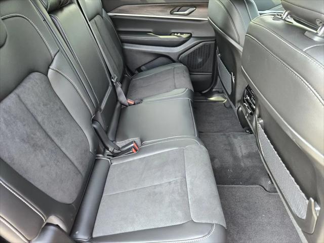 2026 Jeep Grand Cherokee L Altitude 4x4