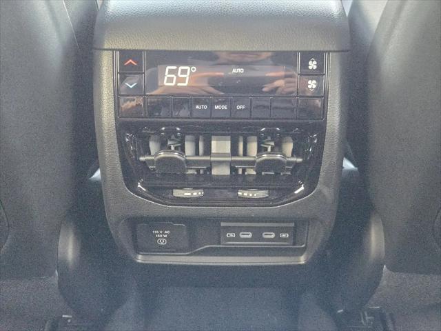 2026 Jeep Grand Cherokee L Altitude 4x4