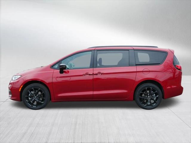 2026 Chrysler Pacifica Select AWD