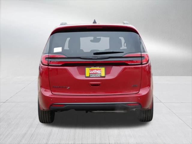 2026 Chrysler Pacifica Select AWD