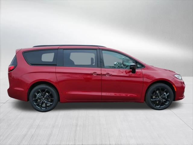 2026 Chrysler Pacifica Select AWD