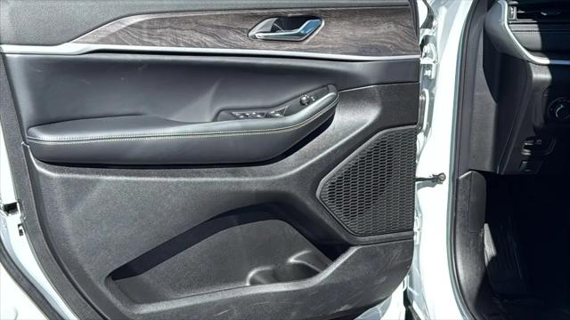 2026 Jeep Grand Cherokee L Altitude 4x4