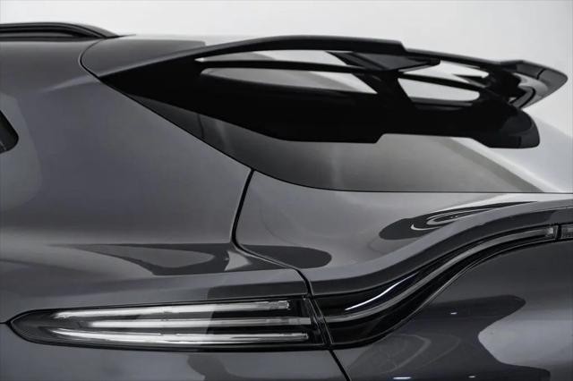 2025 Aston Martin DBX 707