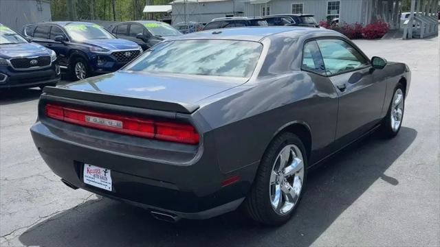 2014 Dodge Challenger SXT Plus