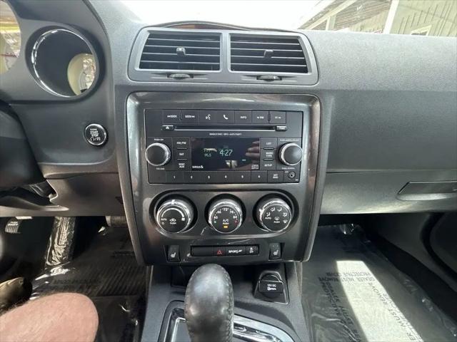 2014 Dodge Challenger SXT Plus