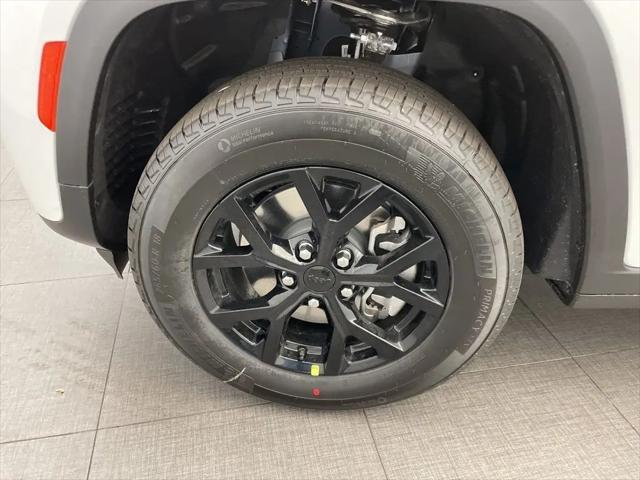 2026 Jeep Grand Cherokee L Altitude 4x4