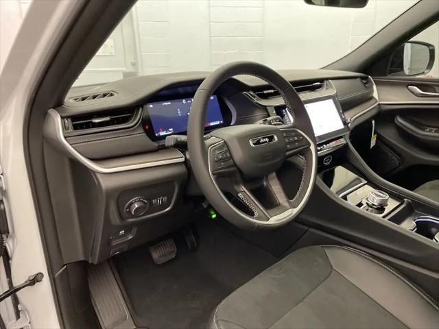 2026 Jeep Grand Cherokee L Altitude 4x4