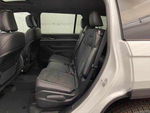 2026 Jeep Grand Cherokee L Altitude 4x4