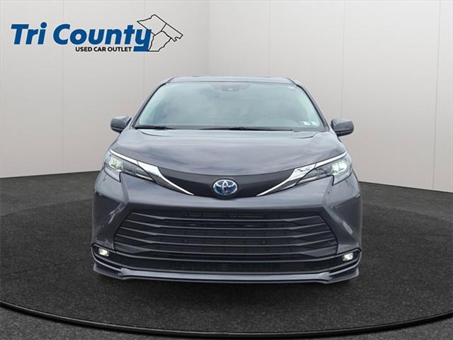 2025 Toyota Sienna XLE