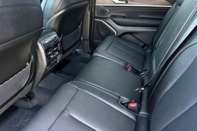 2026 Jeep Grand Cherokee L Grand Cherokee Limited Reserve 4x4