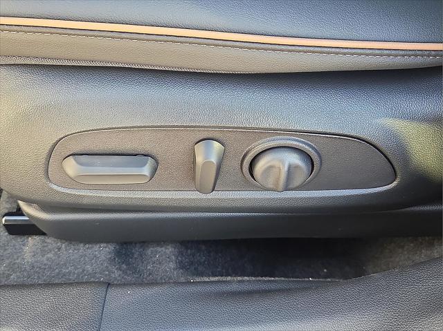 2026 Buick NV Avenir FWD