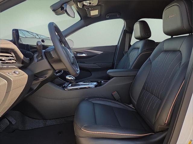 2026 Buick NV Avenir FWD
