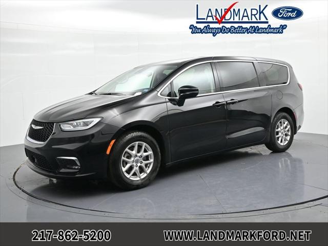 2024 Chrysler Pacifica Touring L for sale in Springfield, IL