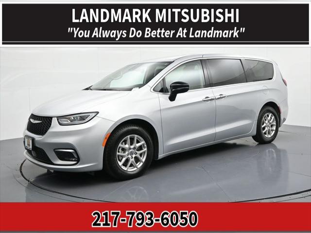 2024 Chrysler Pacifica Touring L for sale in Springfield, IL