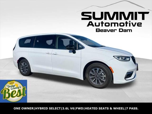2024 Chrysler Pacifica Hybrid Select for sale in Beaver Dam, WI