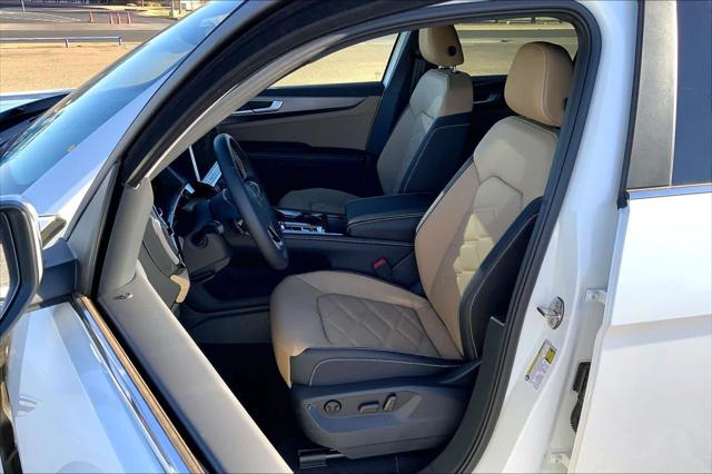 2026 Volkswagen Atlas Cross Sport SE with Technology