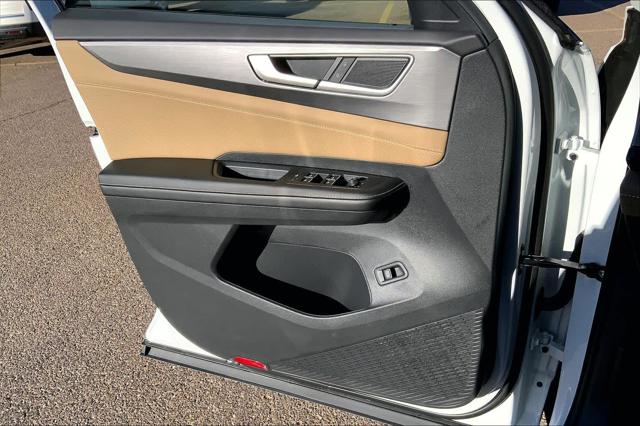 2026 Volkswagen Atlas Cross Sport SE with Technology