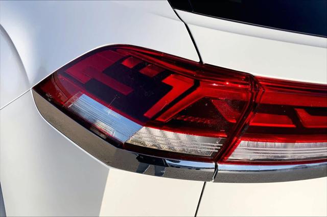 2026 Volkswagen Atlas Cross Sport SE with Technology