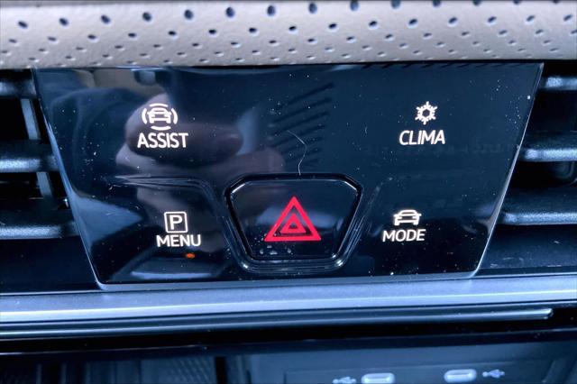 2026 Volkswagen Atlas Cross Sport SE with Technology