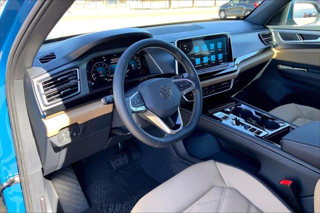 2026 Volkswagen Atlas Cross Sport SE with Technology