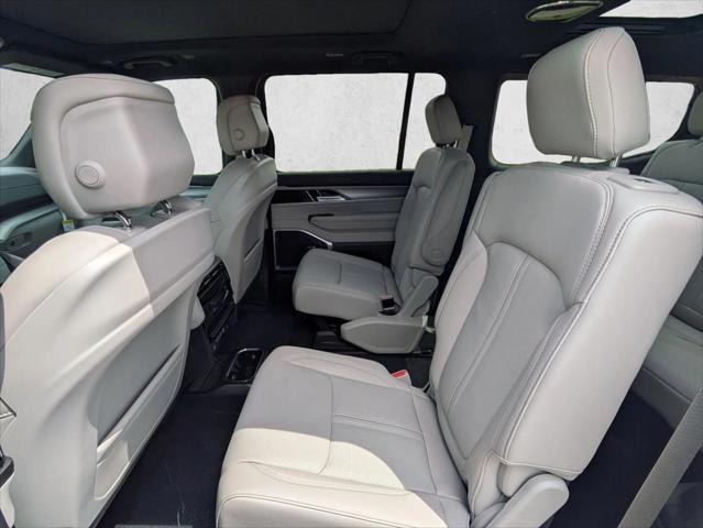 2026 Jeep Grand Wagoneer 4x2