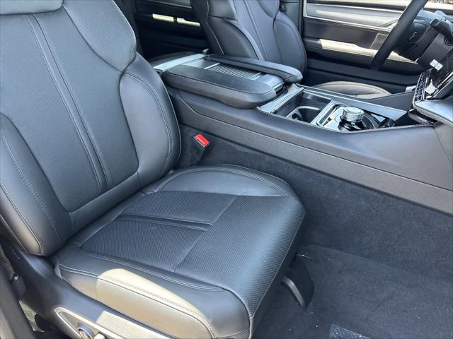 2026 Jeep Grand Wagoneer 4x2