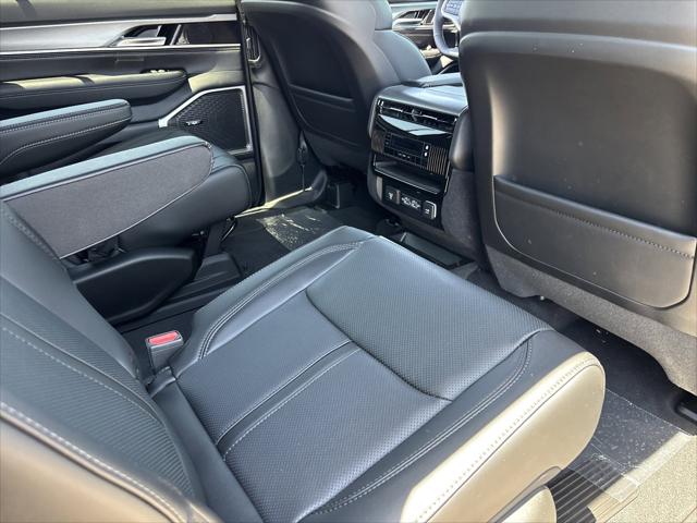 2026 Jeep Grand Wagoneer 4x2